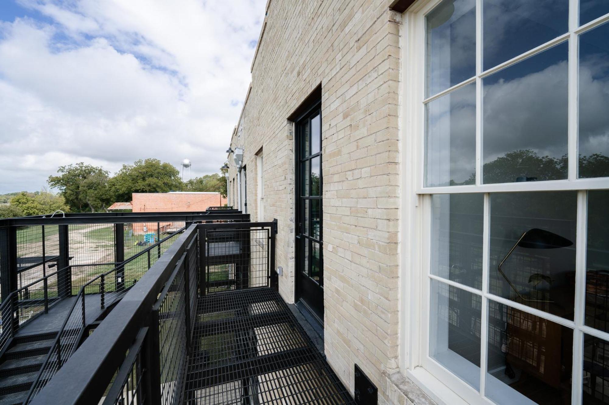 Western 1924 Luxury Lofts Martindale Eksteriør bilde